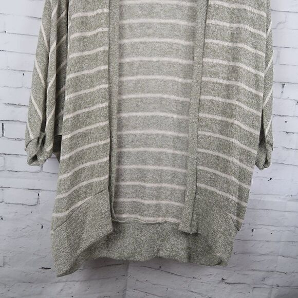 OLIVIA MOON GREEN OLIVE STRIPE BAT SLEEVE OPEN CARDIGAN SWEATER SIZE SMALL NWT - Picture 8 of 12